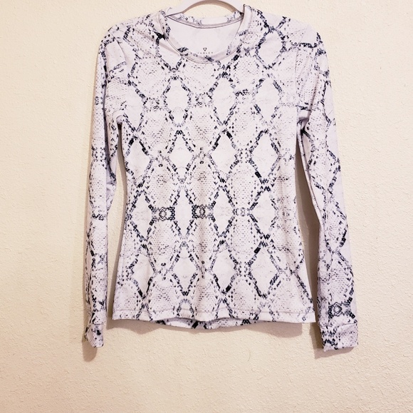 Varley Tops - Varley Athletic Wear Long Sleeve Snake Print